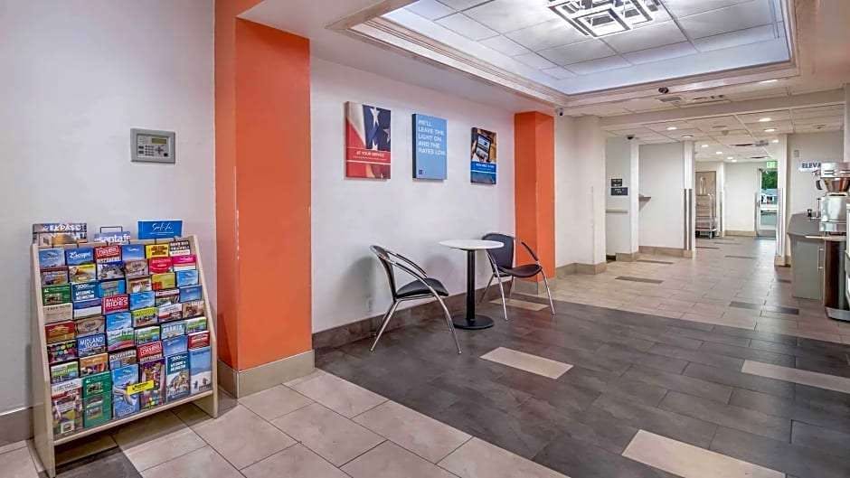 Hotel Motel 6 Roswell, NM photo 1