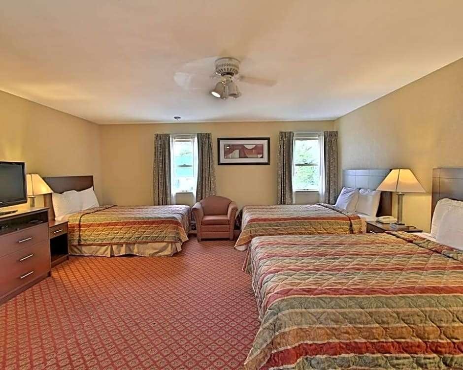 Hotel Rodeway Inn and Suites Hershey Chocolate Avenue photo 1