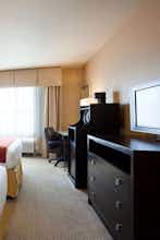 Hotel Holiday Inn Express & Suites Bakersfield Airport photo 2