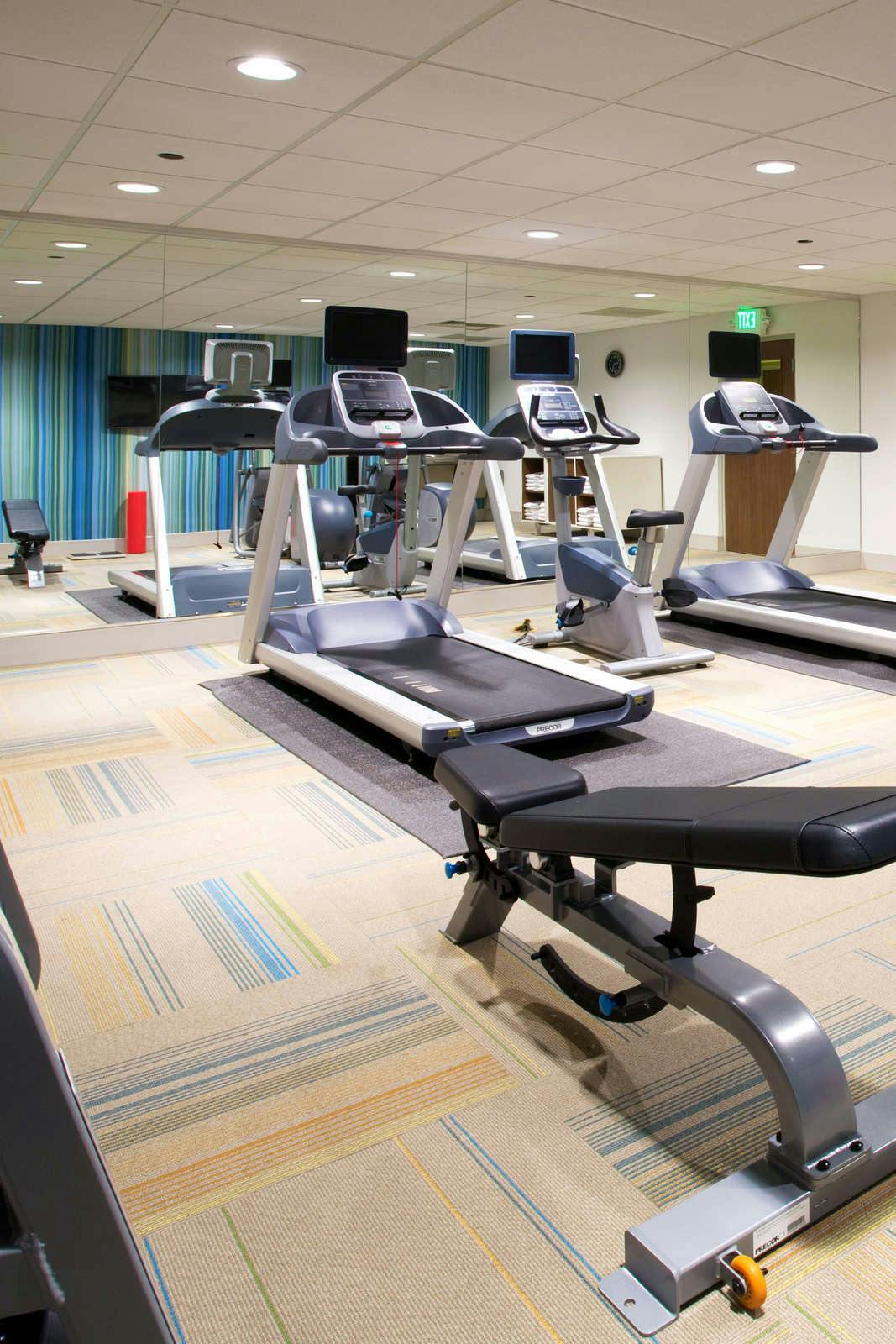 Hotel Holiday Inn Express & Suites Bakersfield Airport photo 3