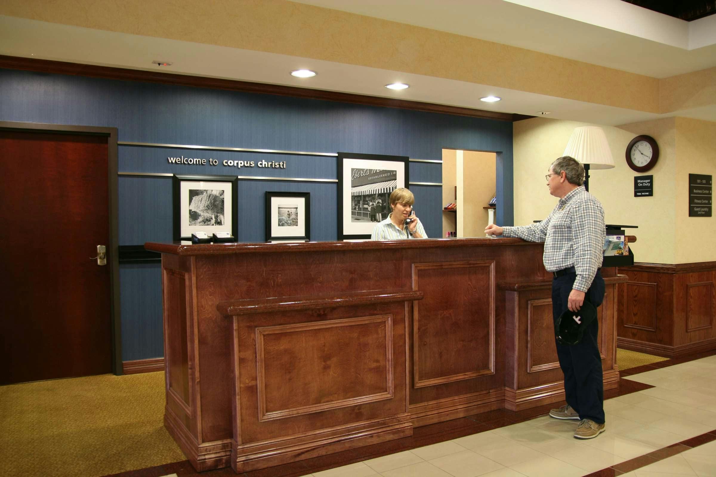 Hotel Hampton Inn and Suites Corpus Christi I-37 Navigation Blvd photo 5