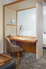 Hotel SpringHill Suites by Marriott Wichita East at Plazzio photo 3