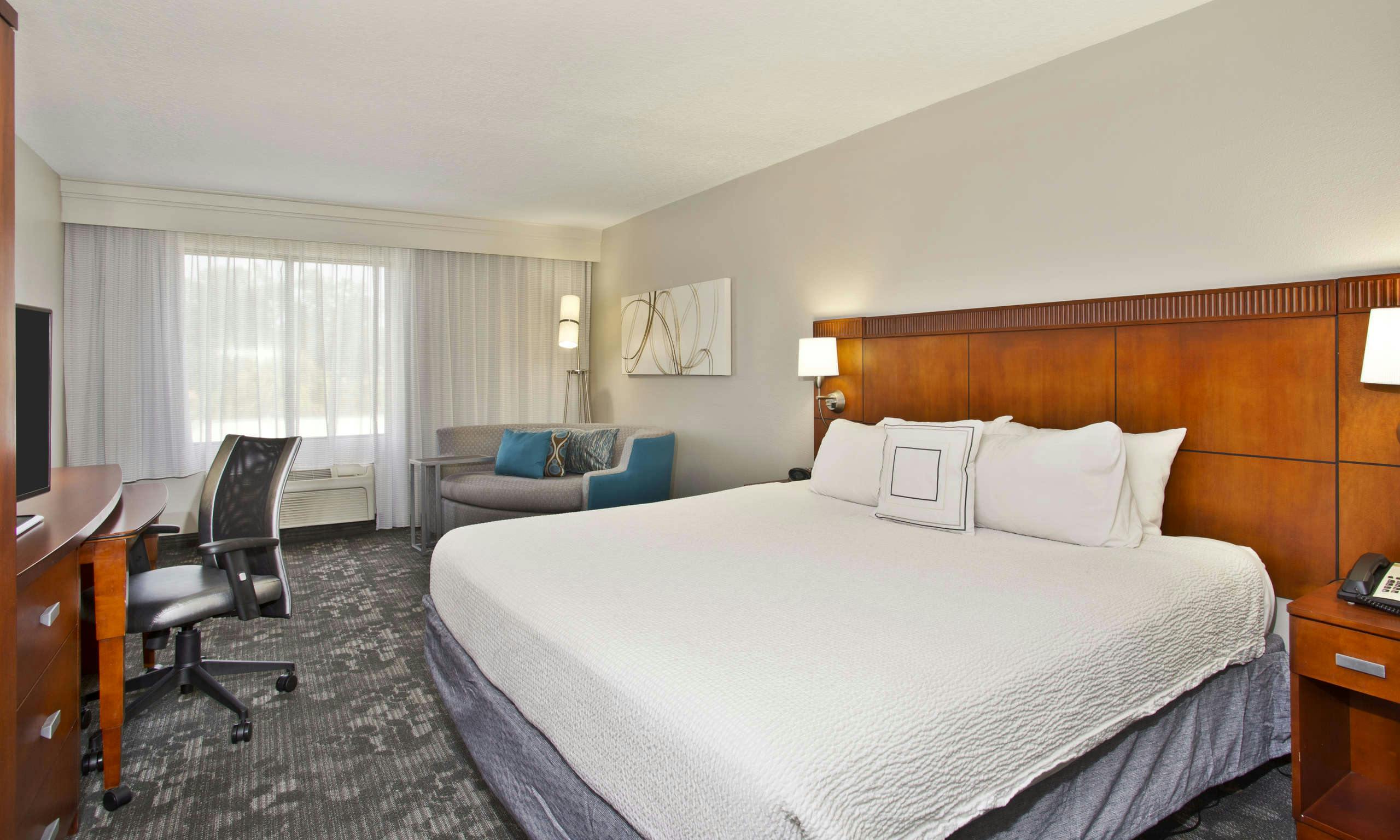 Courtyard by Marriott Gulfport Beachfront