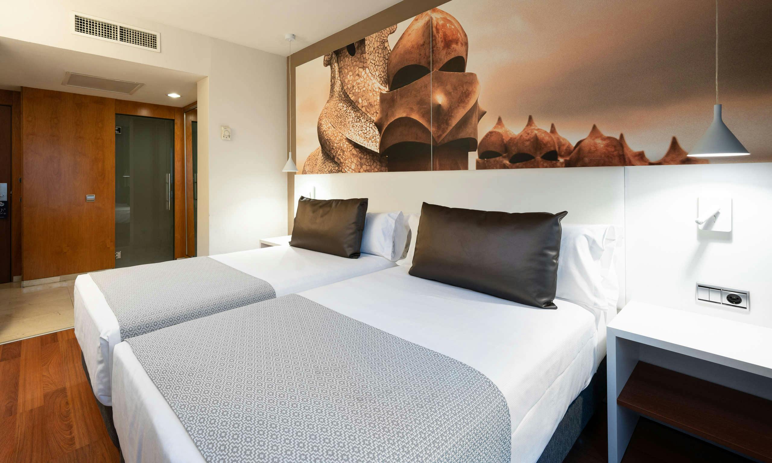 Hotel Catalonia Gracia photo 1