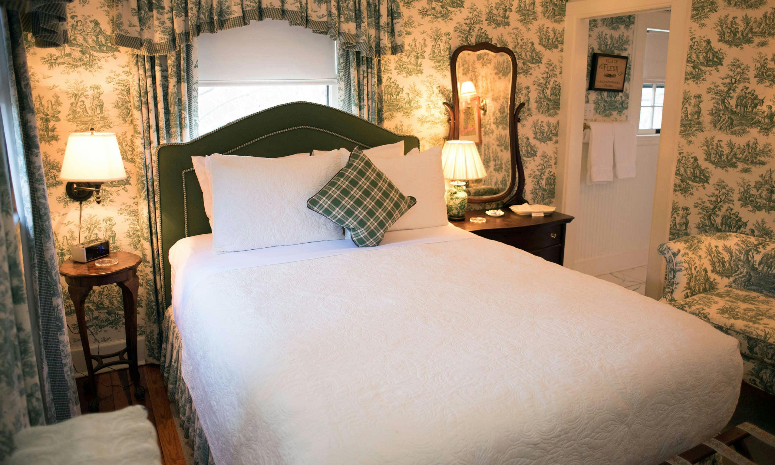 Pinecrest Bed & Breakfast