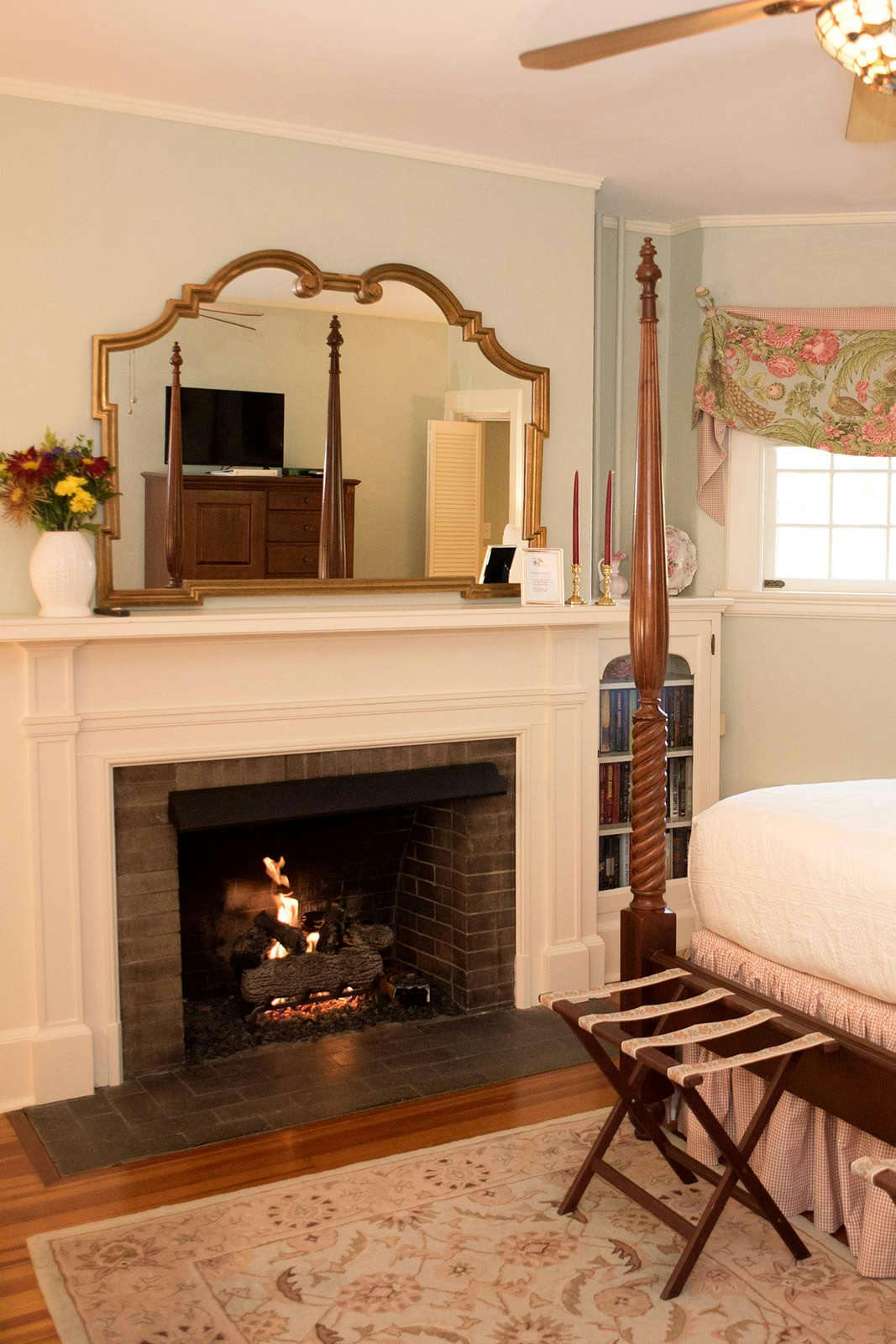 Hotel Pinecrest Bed & Breakfast photo 4