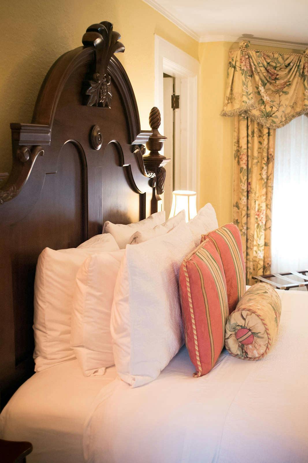 Hotel Pinecrest Bed & Breakfast photo 2