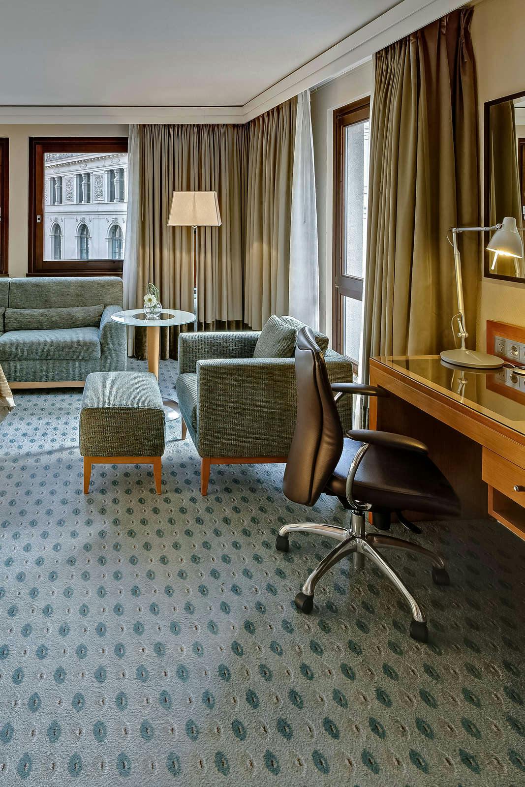 Hotel Hilton Dresden an der Frauenkirche photo 3