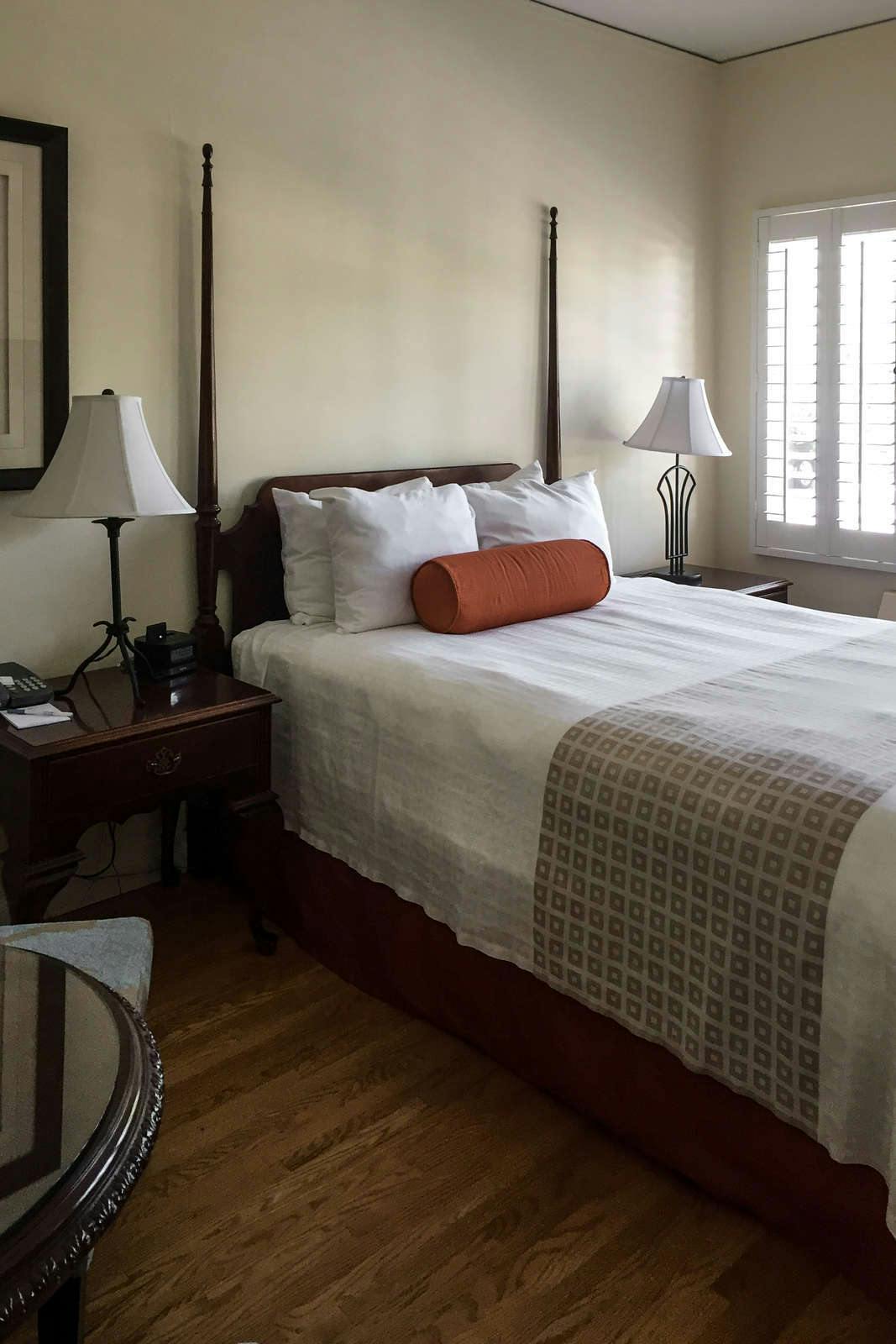 Hotel The Eagle Inn photo 1