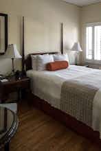 Hotel The Eagle Inn photo 1