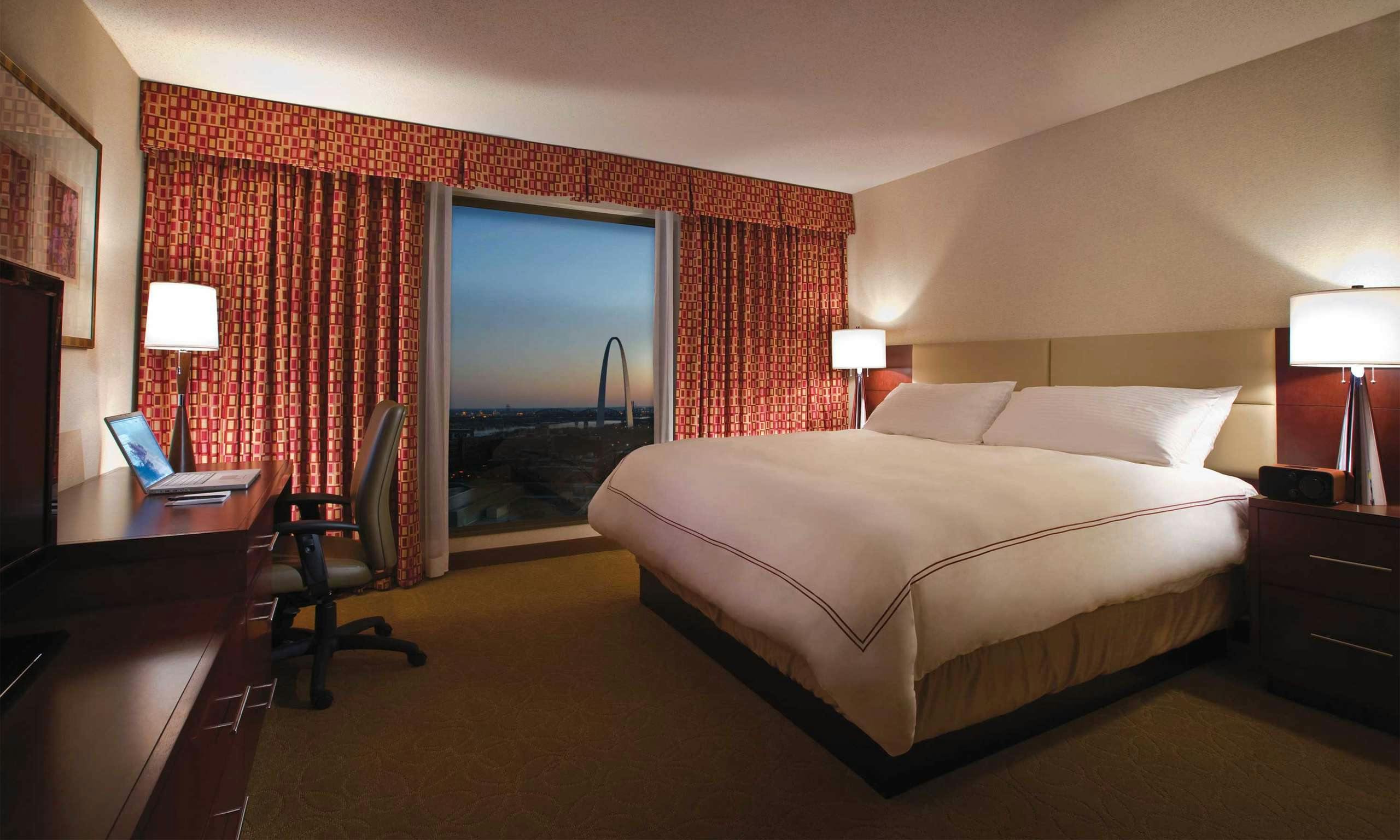 HoteLumière at the Arch - A Caesars Rewards Destination