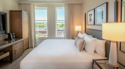 Hotel E