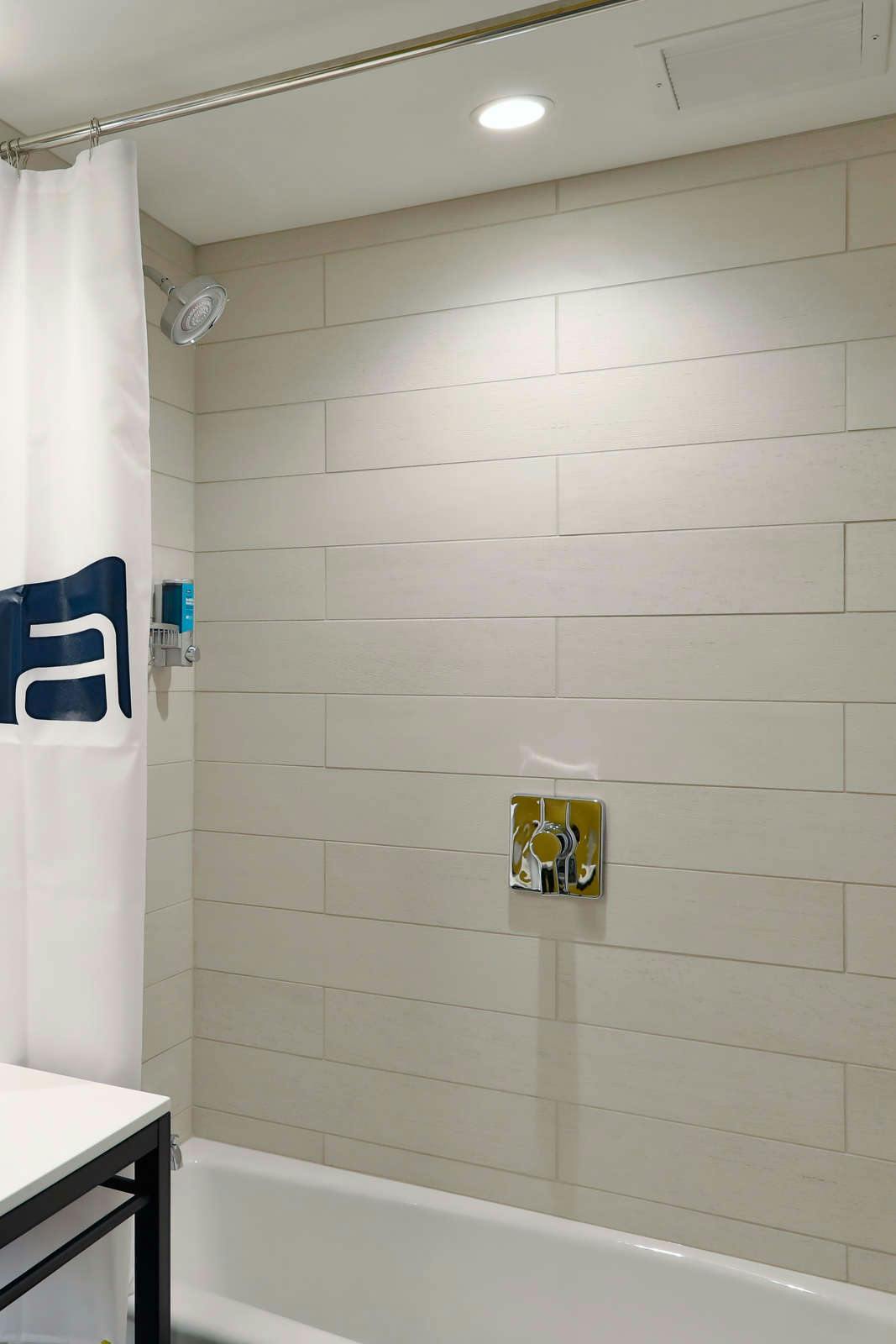 Hotel Aloft Chicago Mag Mile photo 3