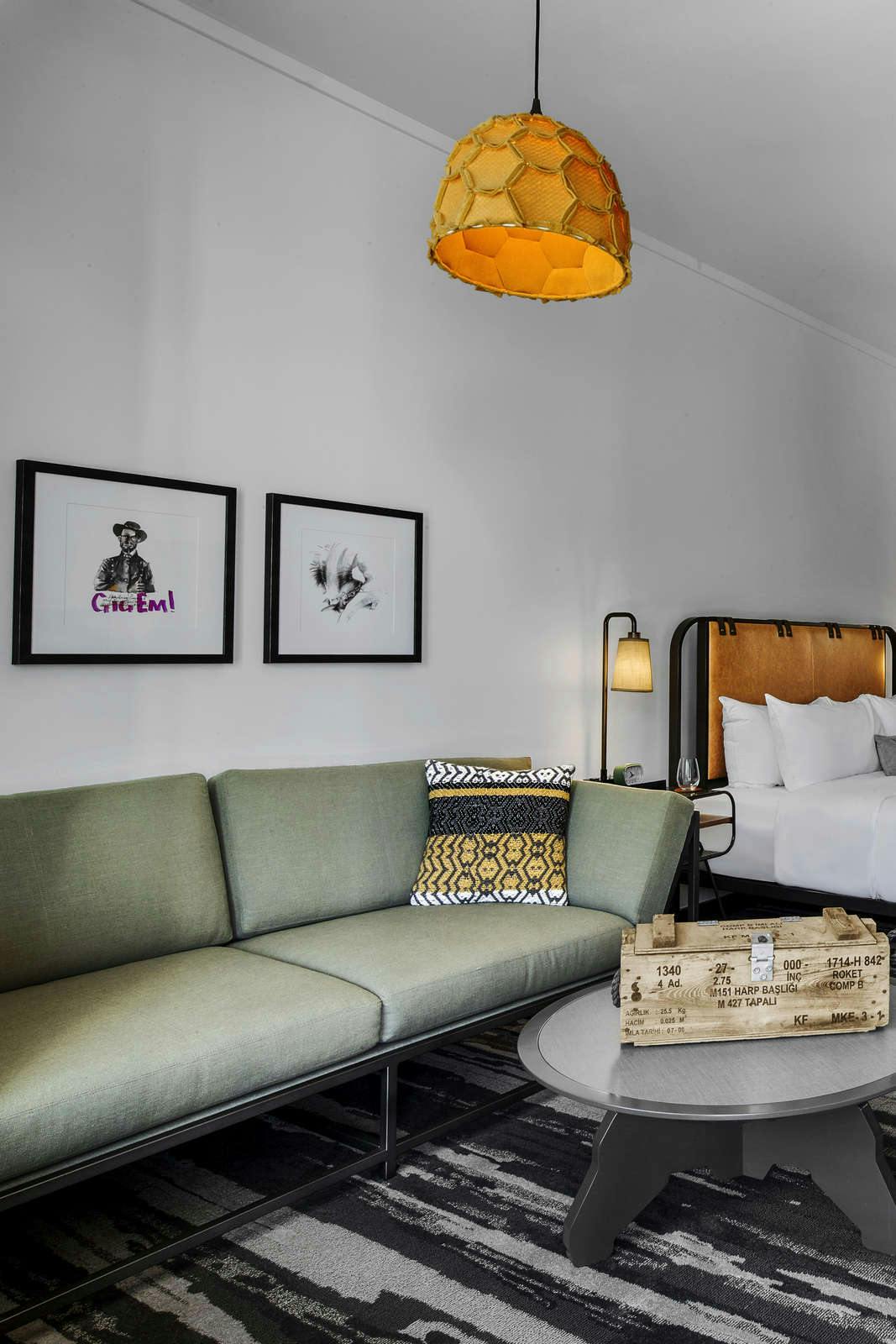 Hotel Cavalry Court, A Valencia Hotel photo 2