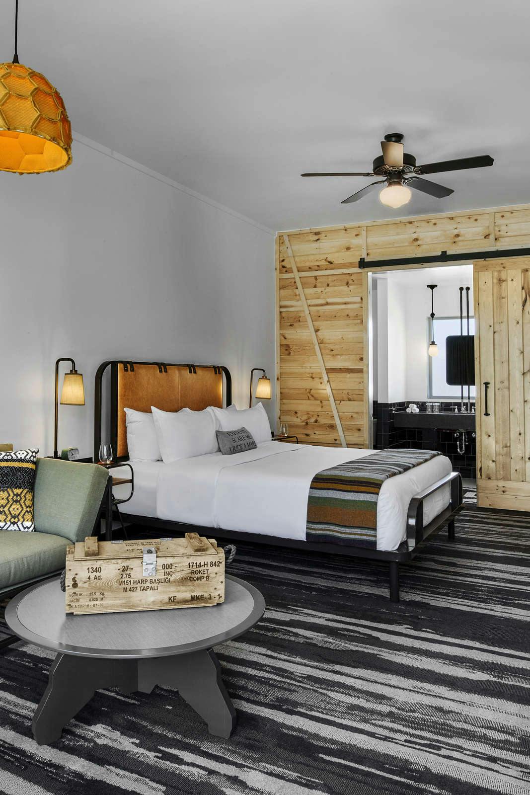 Hotel Cavalry Court, A Valencia Hotel photo 1