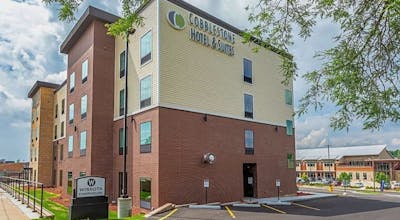 Cobblestone Hotel & Suites - Hartford