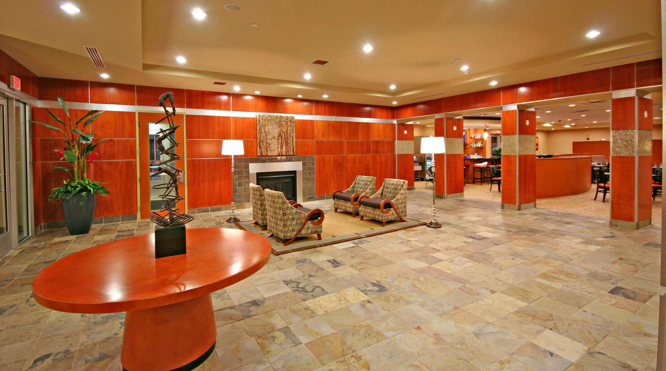 Hotel Holiday Inn & Suites Gateway photo 4