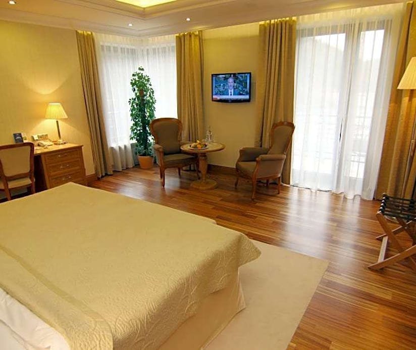 Wellness Resort Retro Riverside Karlovy Vary Hoteltonight