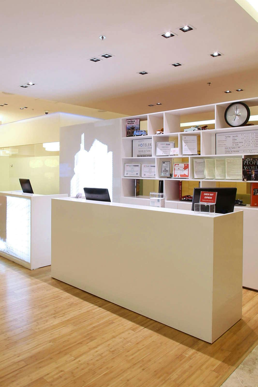 Hotel Fiesta Inn Express Puebla Explanada photo 5