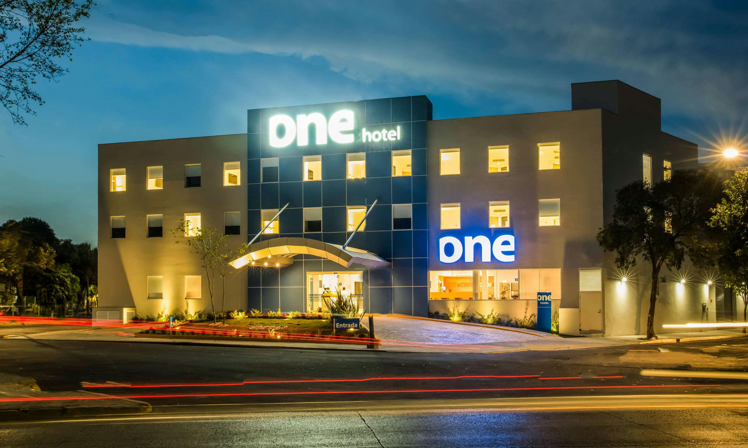 One Ciudad de Mexico La Raza