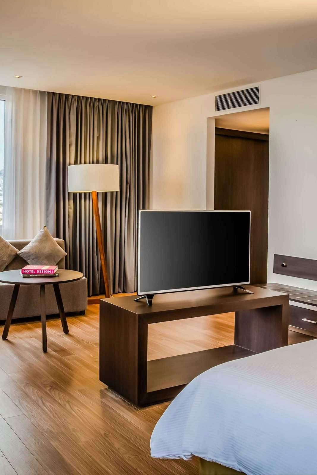 Hotel Fiesta Inn Aguascalientes Patio photo 2