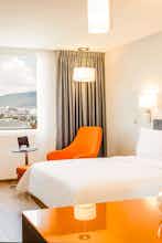 Hotel Fiesta Inn Aguascalientes Patio photo 1