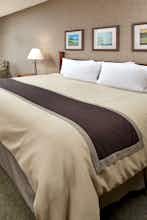 Hotel Cavalier Oceanfront Resort photo 2