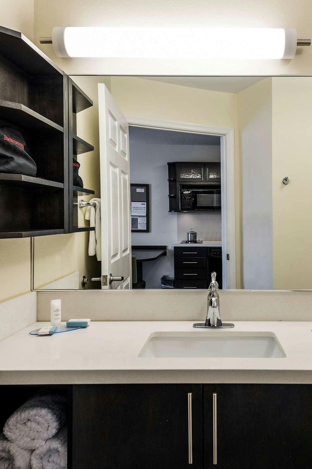 Hotel Candlewood Suites Richmond West End Short Pump photo 3