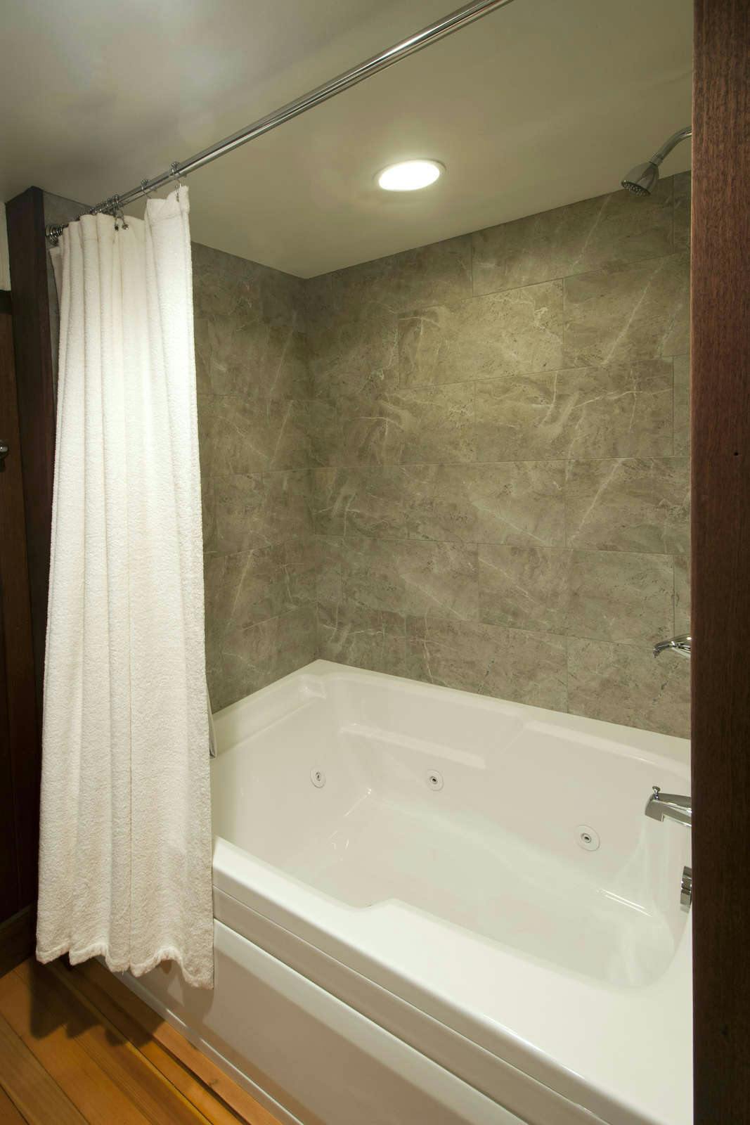 Hotel Bay Point at Mill Falls photo 3