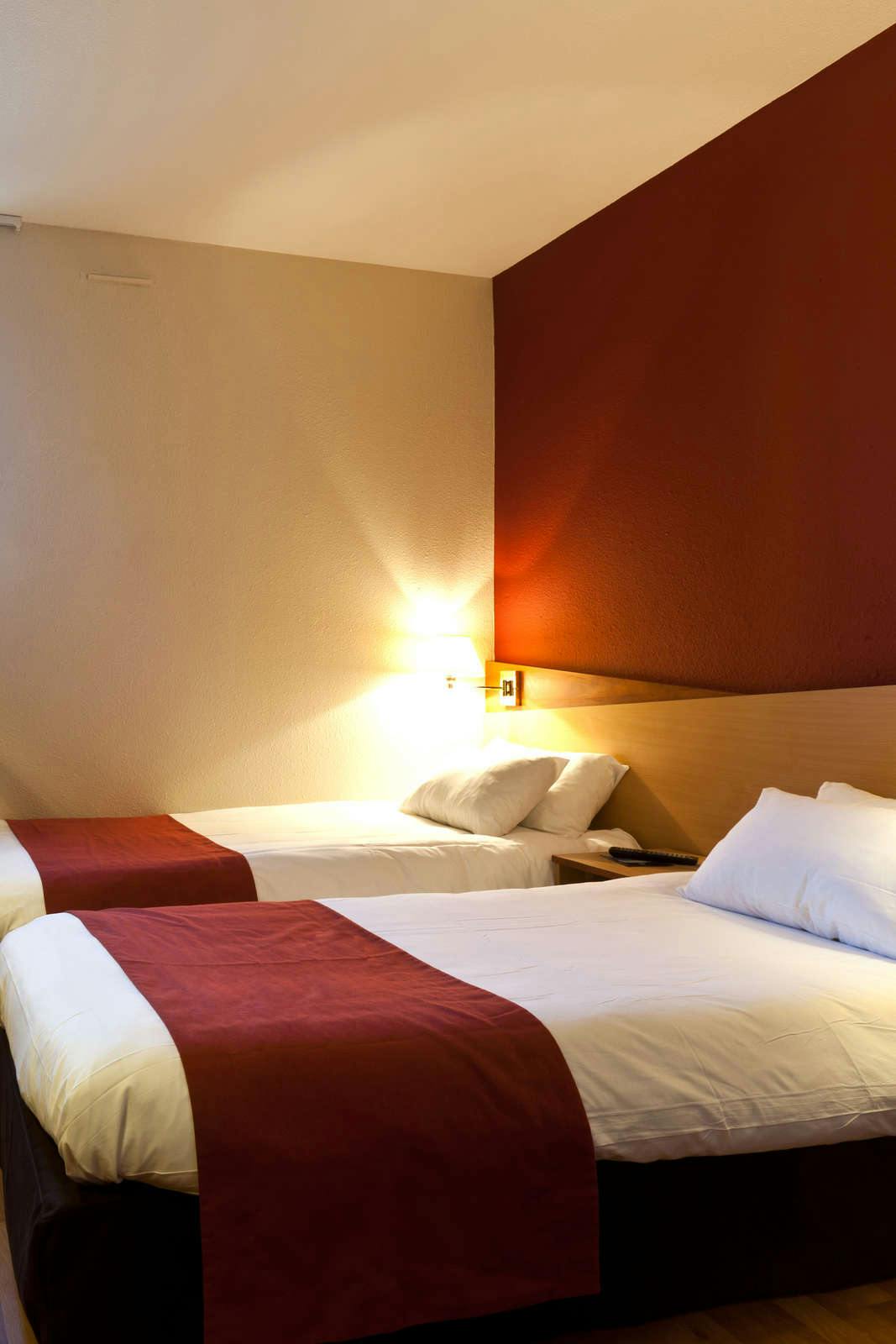 Hotel The Originals City, Hotel Marseille Aeroport photo 2