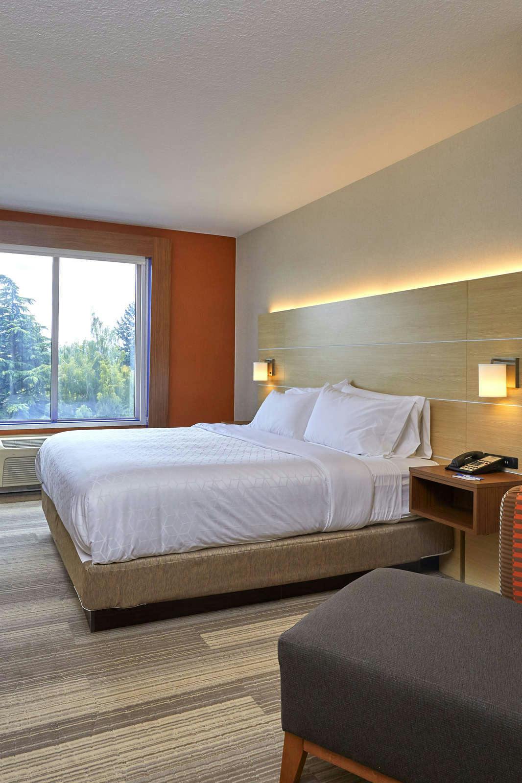 Hotel Holiday Inn Express Eugene Springfield photo 1