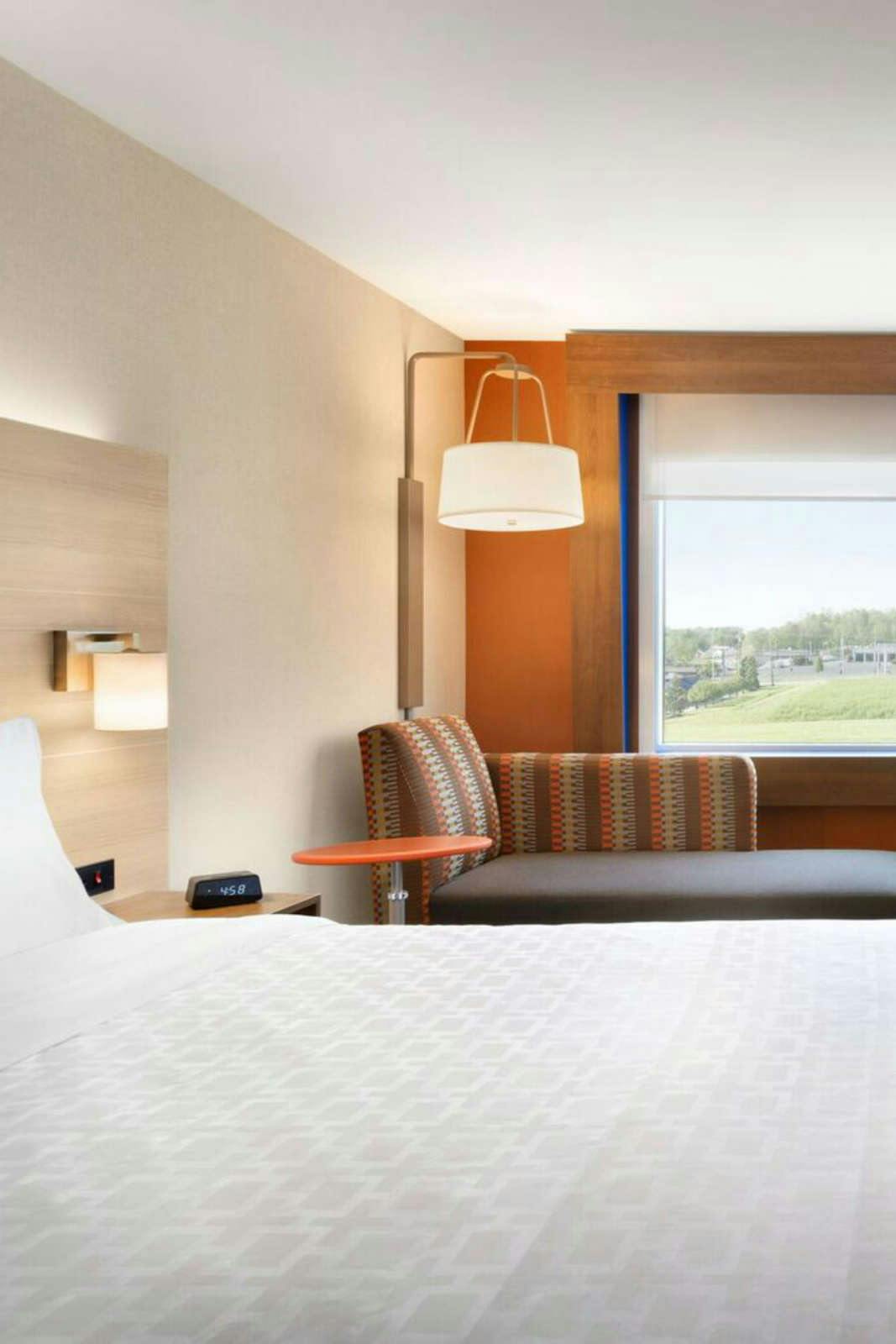 Hotel Holiday Inn Express & Suites Ely photo 1