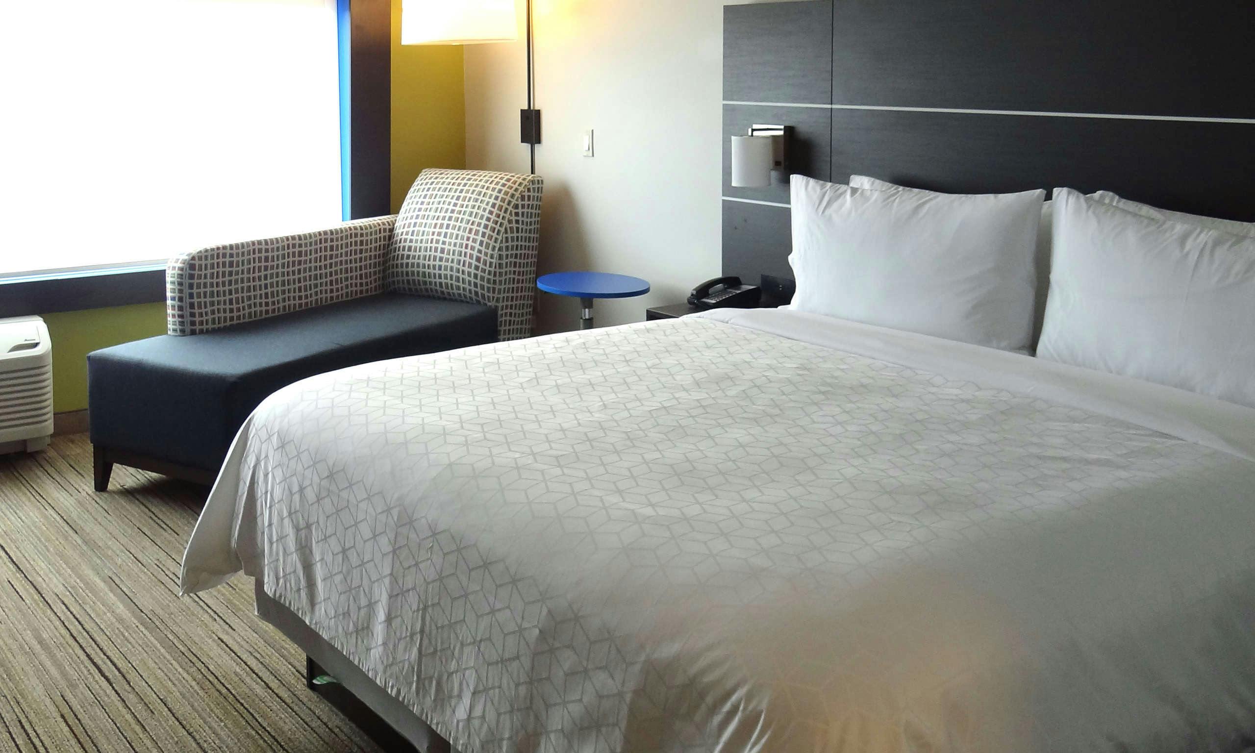 Holiday Inn Express & Suites Auburn Downtown