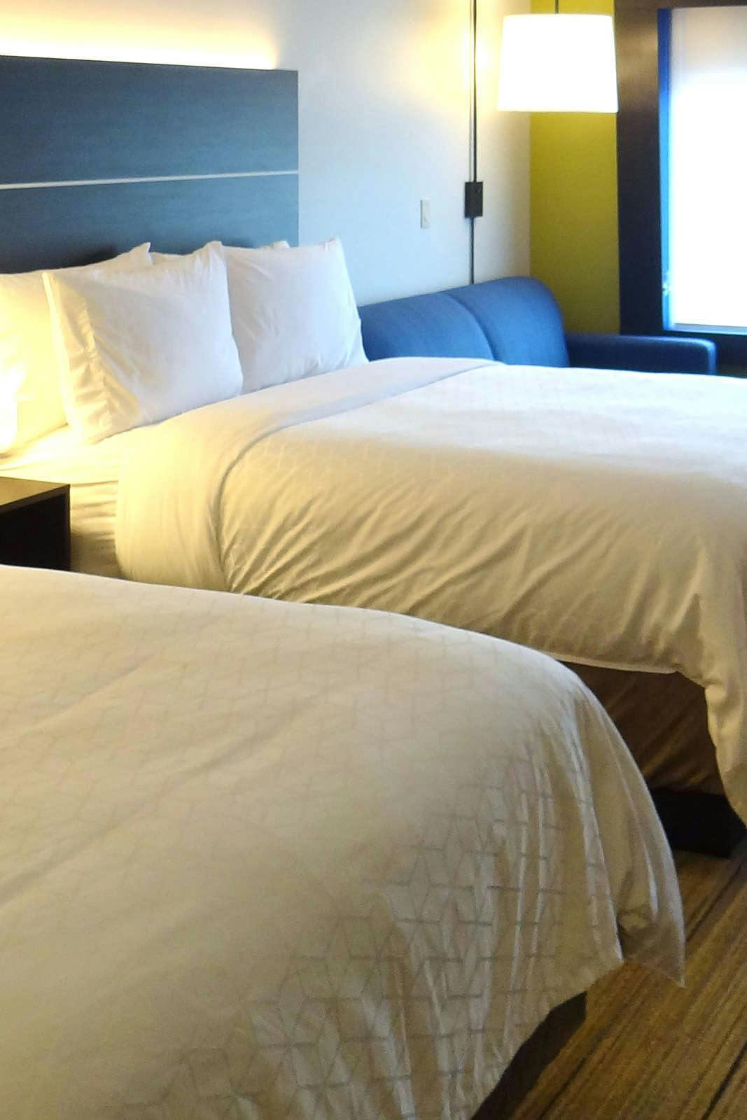 Hotel Holiday Inn Express & Suites Auburn Downtown photo 4