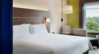Holiday Inn Express & Suites Mall of America - MSP Airport