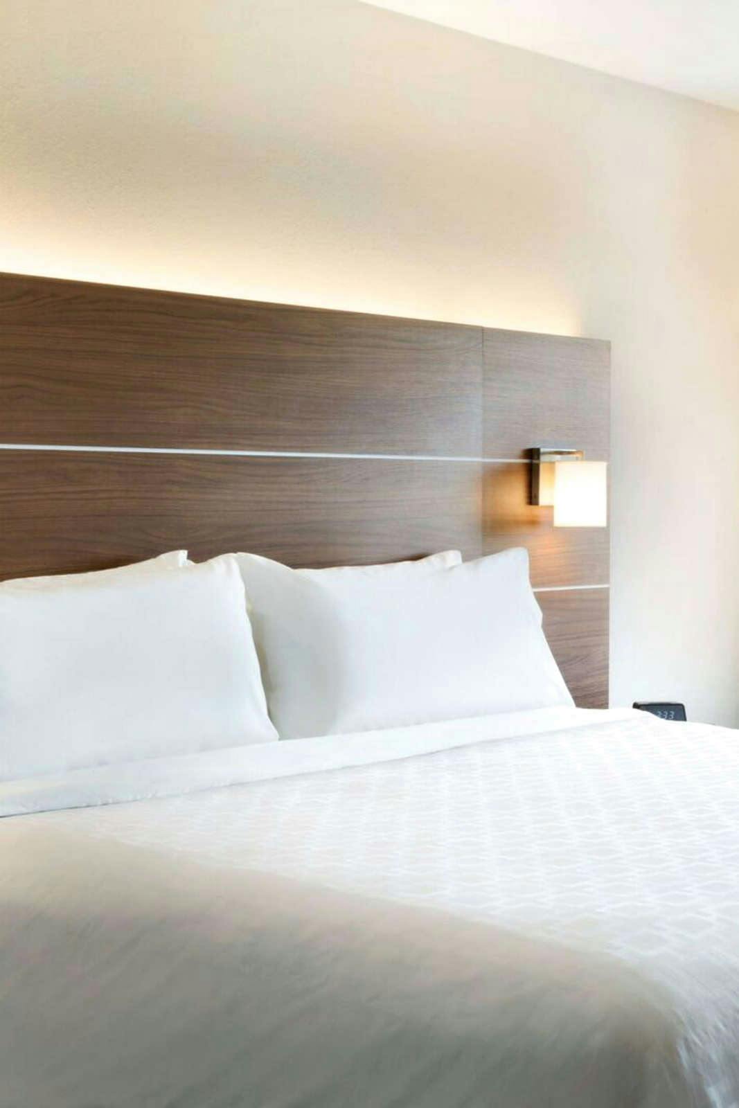 Hotel Holiday Inn Express & Suites Mall of America - MSP Airport photo 3