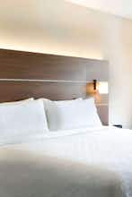 Hotel Holiday Inn Express & Suites Mall of America - MSP Airport photo 3