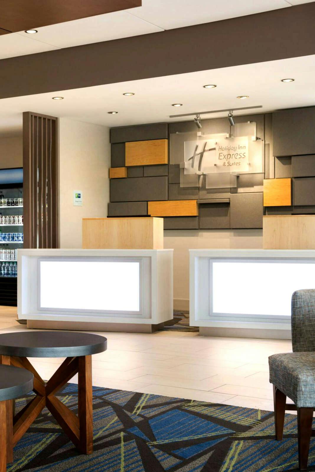 Hotel Holiday Inn Express & Suites Mall of America - MSP Airport photo 5