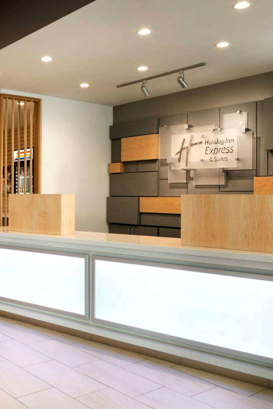 Hotel Holiday Inn Express & Suites Mall of America - MSP Airport photo 4