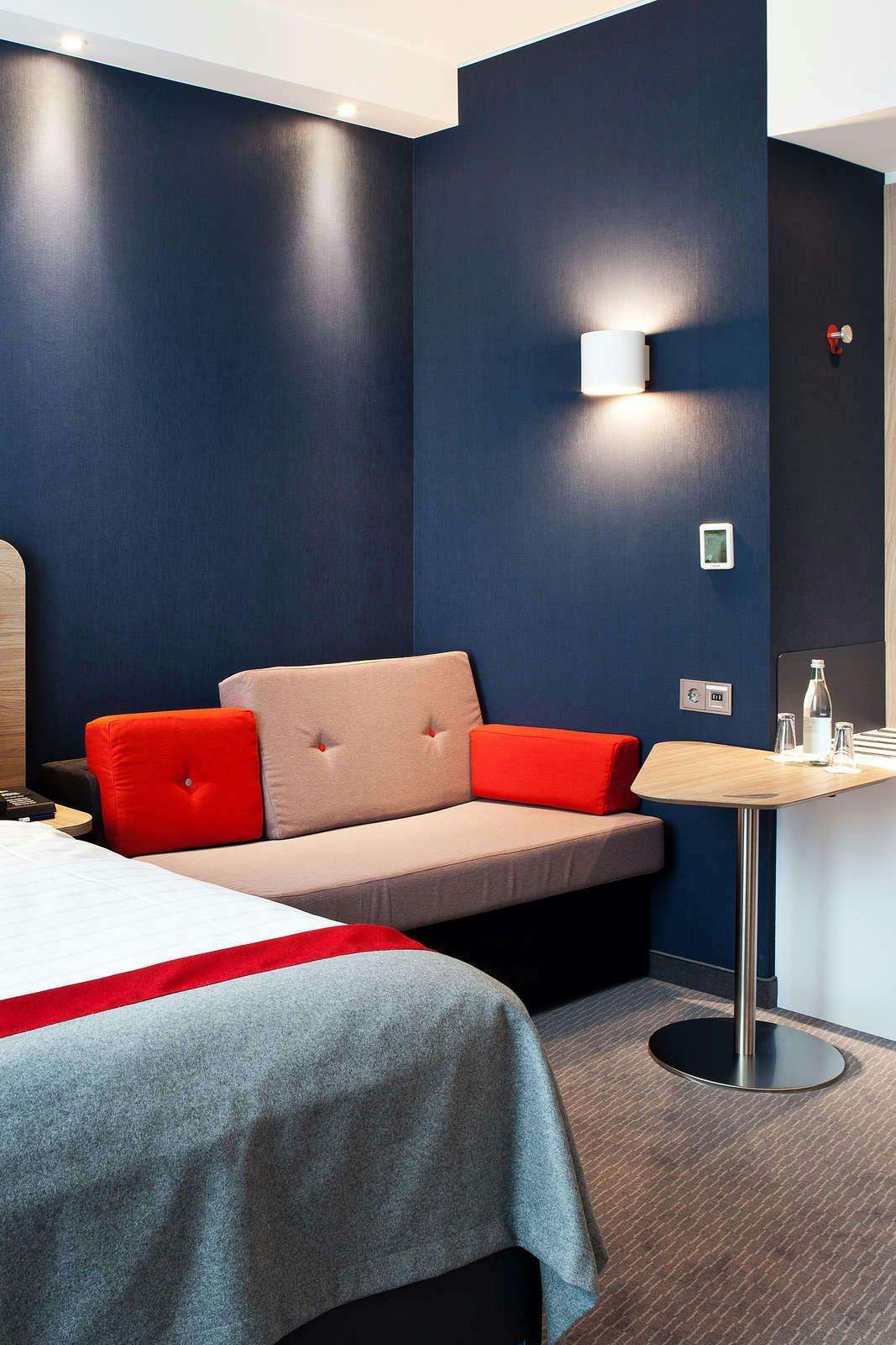 Hotel Holiday Inn Express Saarbrücken photo 3