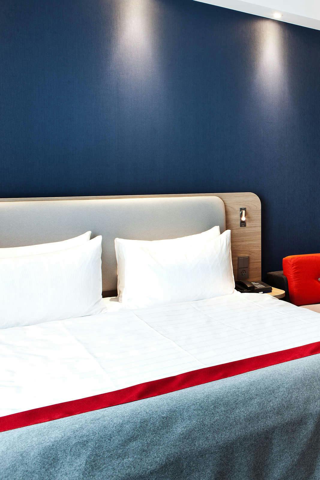 Hotel Holiday Inn Express Saarbrücken photo 2