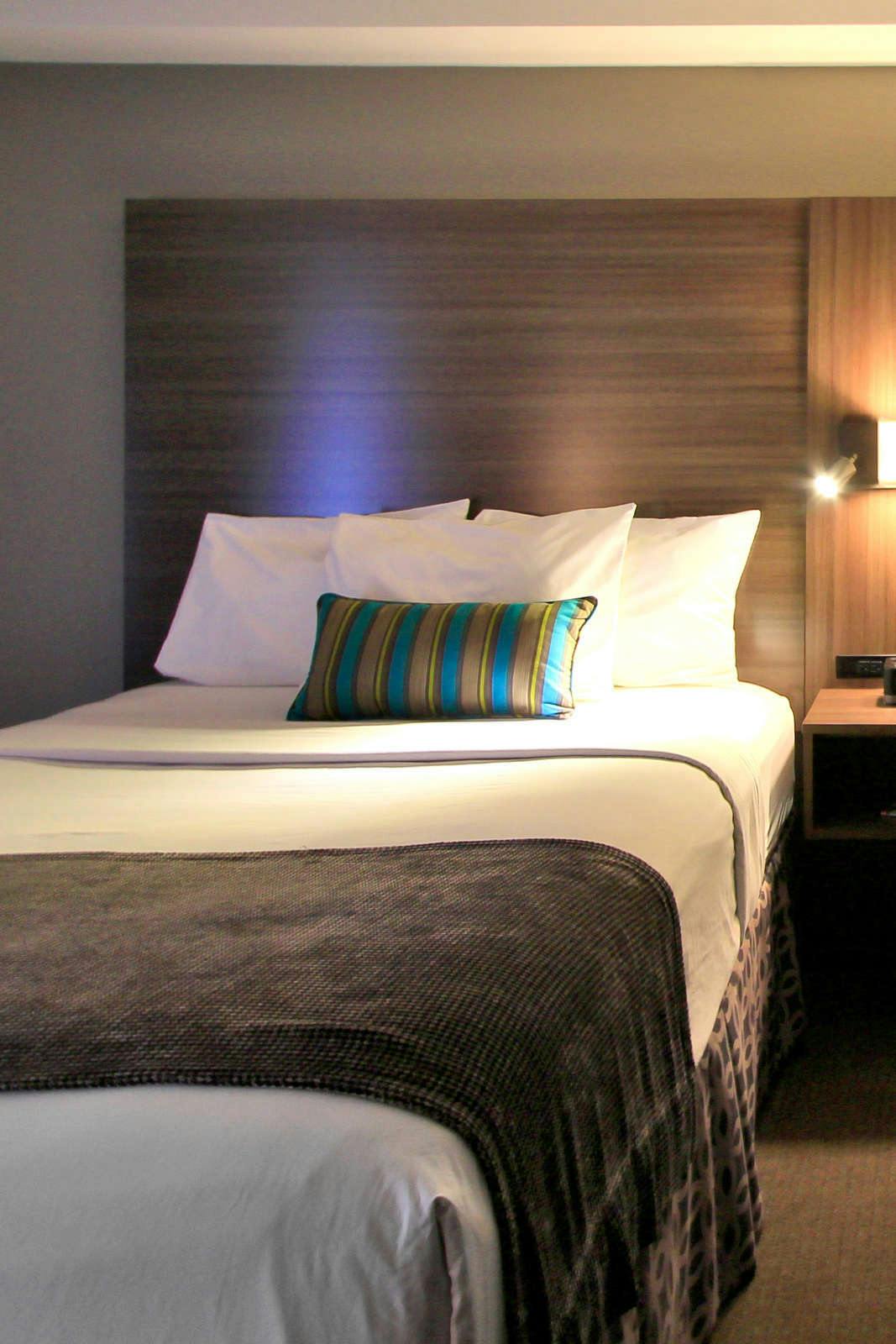 Hotel Executive Inn & Suites photo 2