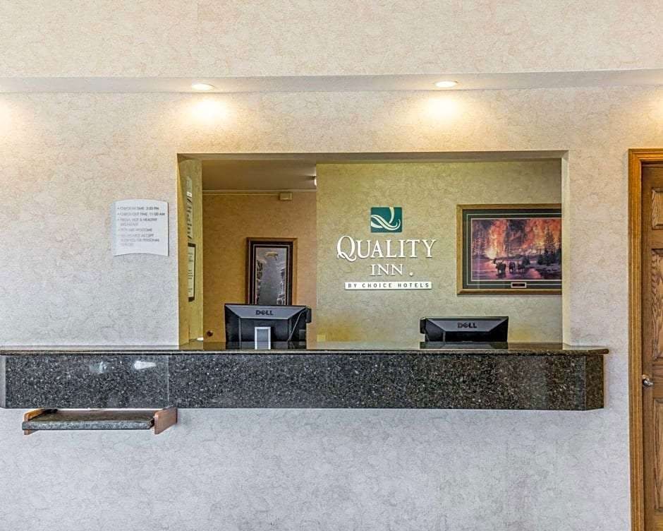 Hotel Spark by Hilton Sheridan photo 2