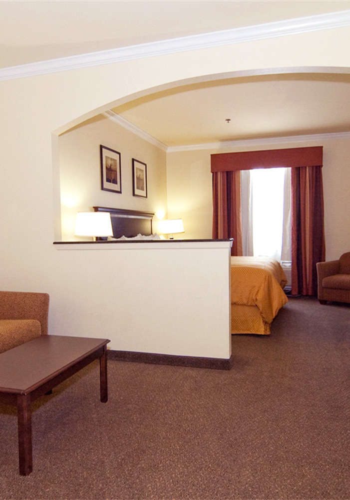 Hotel Comfort Suites Aggieland photo 3