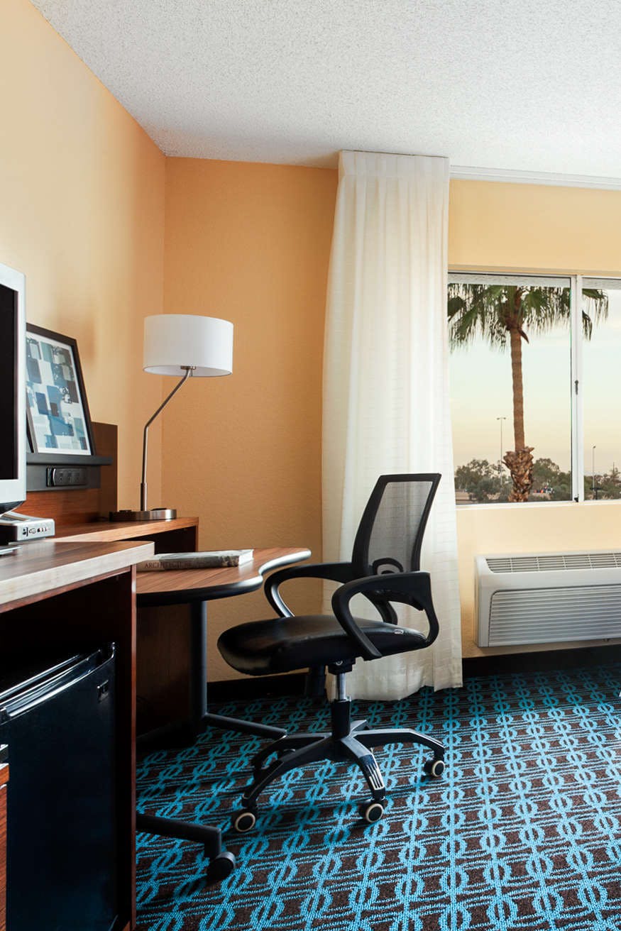 Hotel Country Inn & Suites by Radisson, Phoenix Airport, AZ photo 3