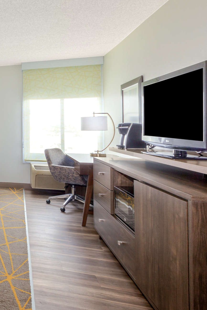 Hotel Holiday Inn La Mirada photo 2