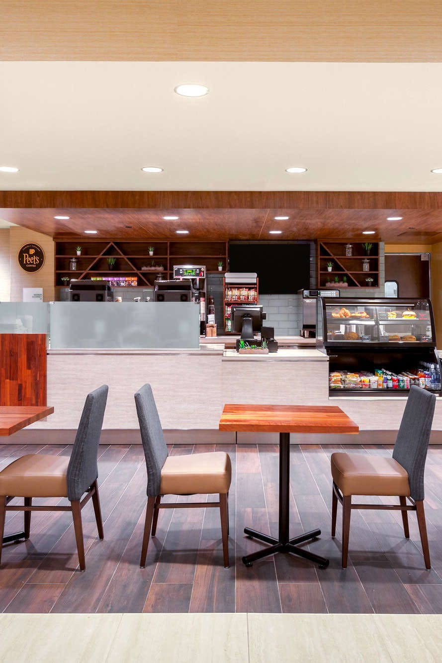 Hotel Holiday Inn La Mirada photo 4