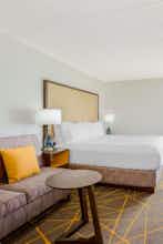 Hotel Holiday Inn La Mirada photo 1