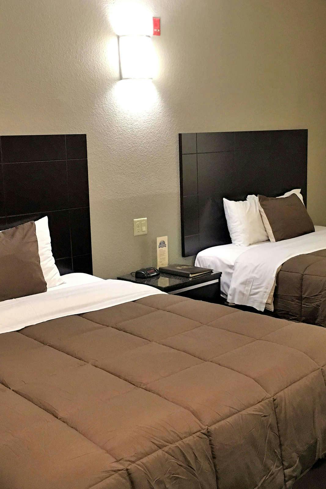 Hotel Yosemite Sierra Inn photo 2