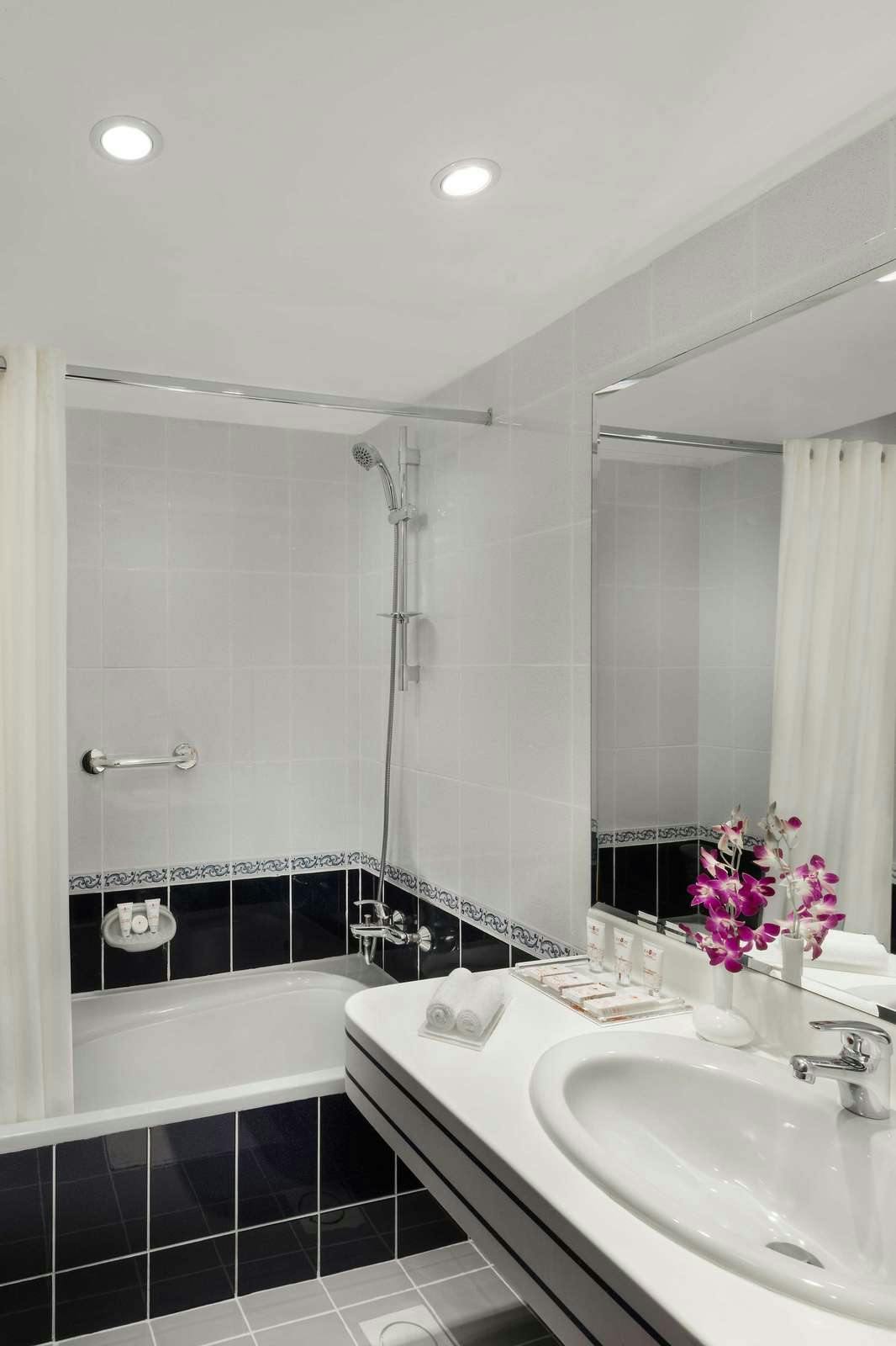 Hotel Savoy Central Hotel Apartments photo 5